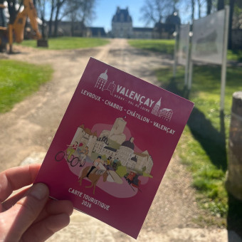 Elle est arrivée ! 

La nouvelle carte touristique de la destination Valençay Berry - Val de Loire est enfin disponible !

Pensée pour vous accompagner dans vos découvertes, vos balades et vos coups de cœur, les incontournables,  elle vous guidera à 
