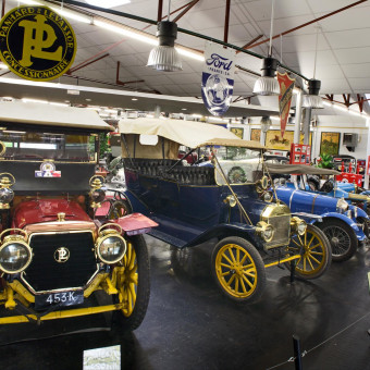 Les vacances d’été commencent… et les idées de sorties aussi !
En Berry Val de Loire, faites le plein d’activités pour petits et grands 

Partez à la découverte de trésors et vivez des expériences inoubliables :
 Musée de l’Automobile de Valençay
 Vé