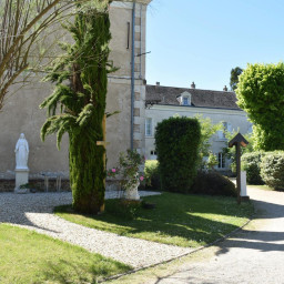Rendez-vous le 4 juillet à Pellevoisin pour un week-end marqué par des événements commémoratifs autour des apparitions de 1876 et de l’histoire du lieu 
À cette occasion, le village vivra plusieurs temps forts mêlant patrimoine, mémoire et découverte